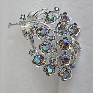 STAR Vintage AB Crystal Rhinestones on Silvertone Brooch